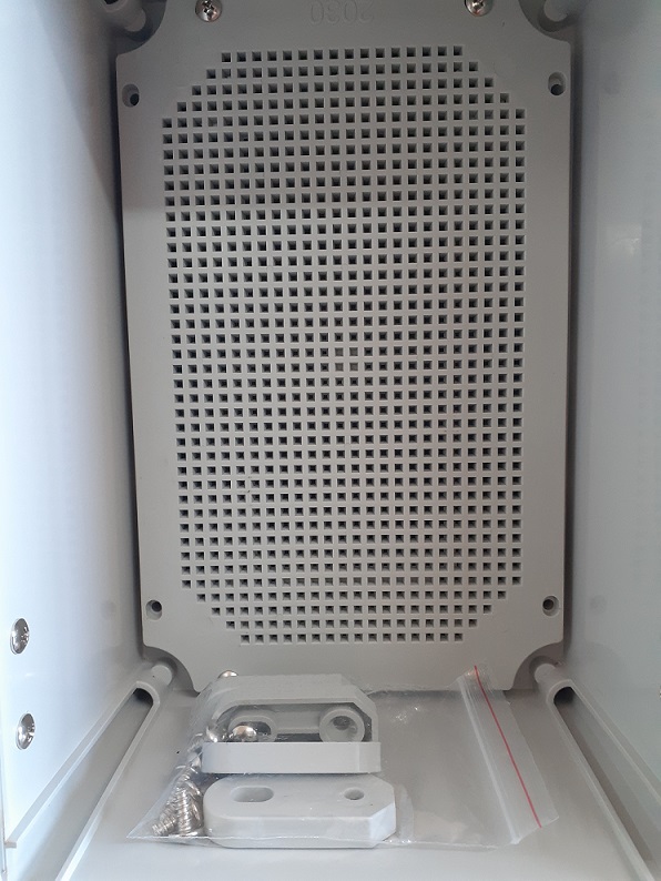 Inge: DC PV Combiner Box with Transparent Cover - (PC / IP66) - 300mm x 200mm x 160mm (PB-I-30-20-16-PC) - Image 4