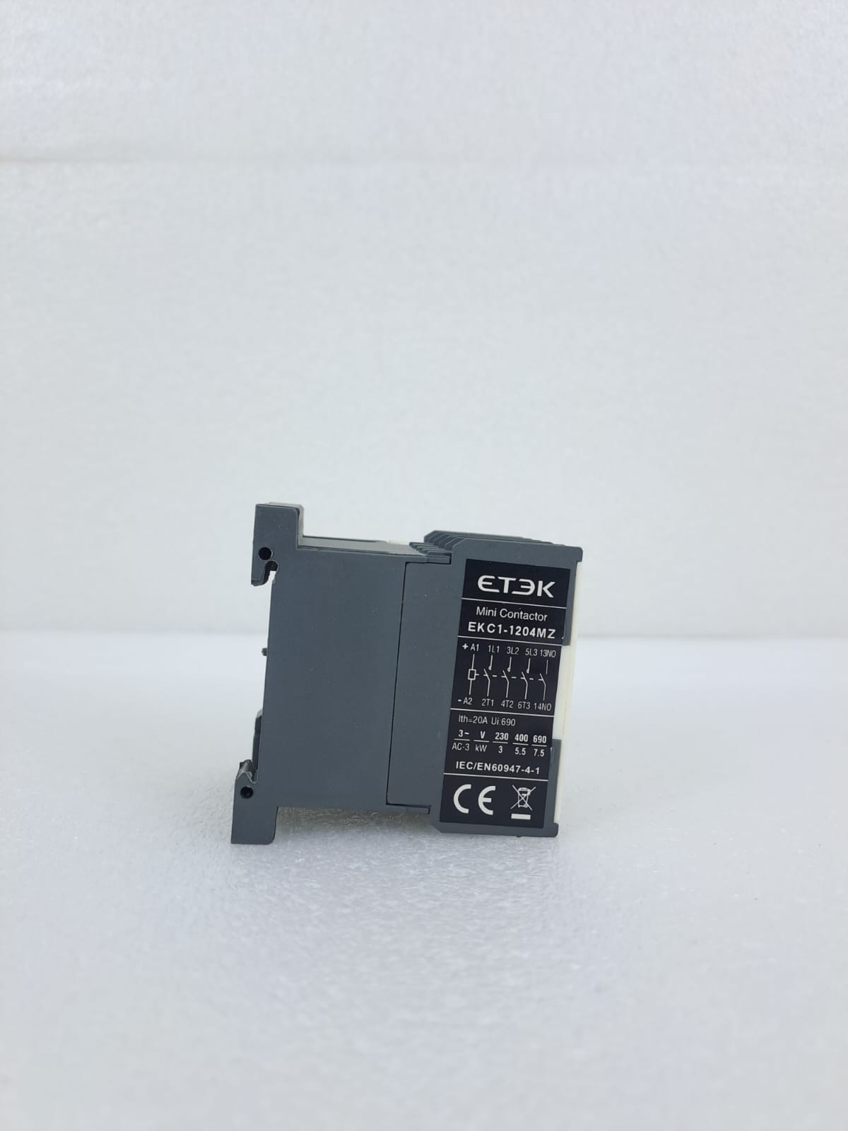 Etek: AC Mini Contactor 12A 4P+4NO Coil 5.5KW AC3 230VAC (EKC1-1204M-230) - Image 2