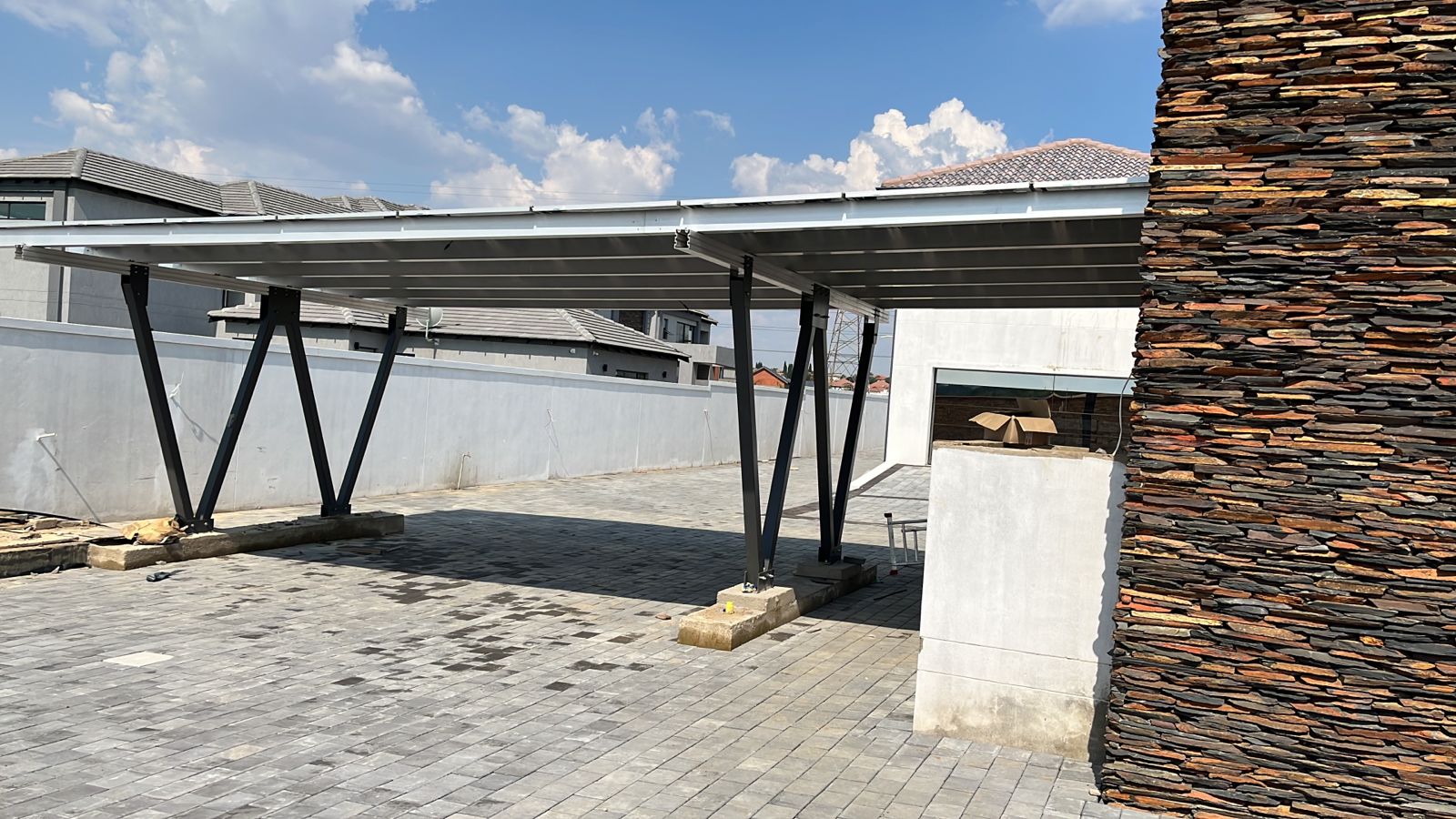 Inge: Carport 1 Kit (4 x Galvanized Legs, 1 x Aluminium Square Beam, 6 x Aluminium Cross-Beams, Clips & Bolts) - Image 5